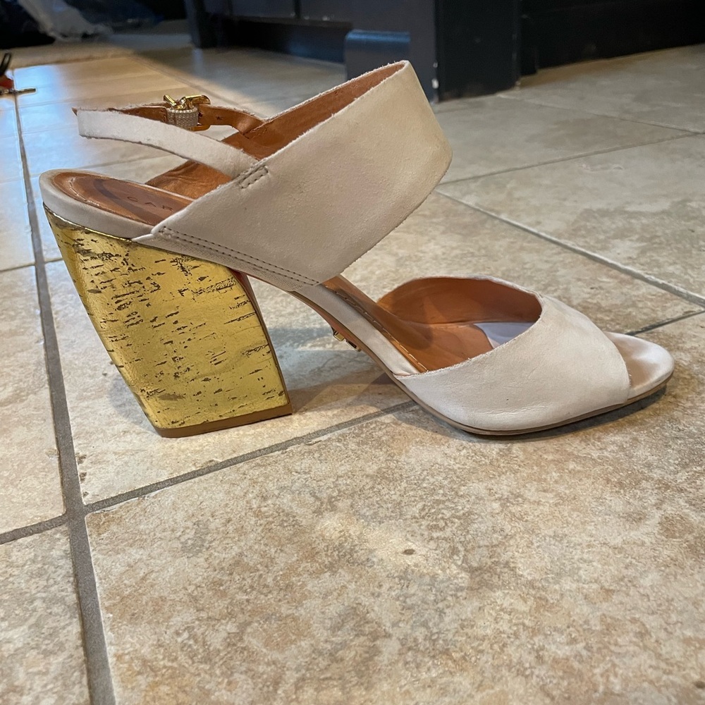 Beautiful Brazilian leather heels. Gold and ivory leather